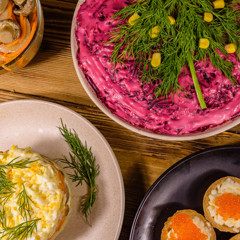 Статья - Новогодняя классика: рецепты любимых праздничных салатов и закусок