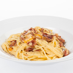 Статья - Нужно ли добавлять в карбонару сливки?