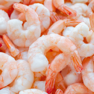 Как вкусно варить замороженные креветки