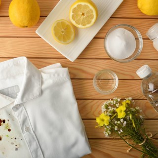 Как вывести жирные пятна с одежды