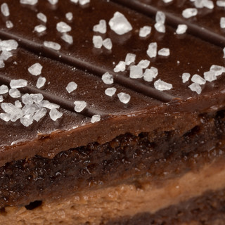 Зачем добавлять соль в десерты