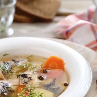 Зачем в уху добавляют водку