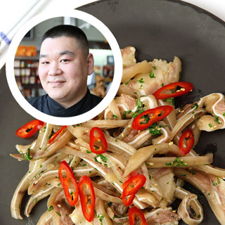 Закуска из поросячьих ушей