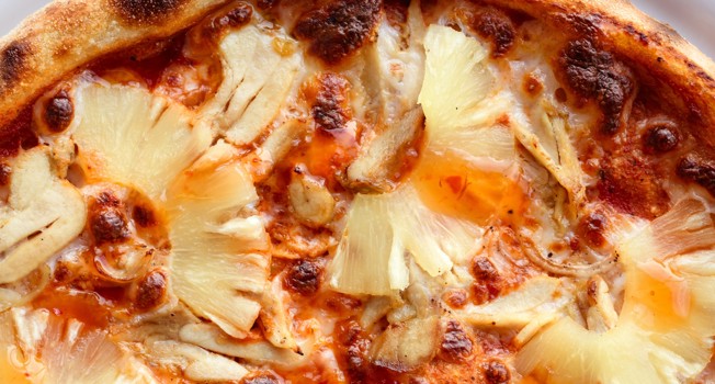 «Это как кетчуп на студне»: мы спросили у итальянцев, почему пицца с ананасом стала мемом фото