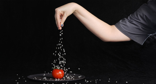 Как правильно солить еду фото