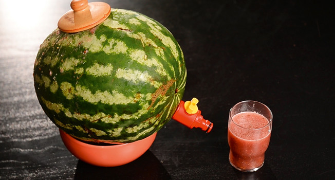 Как сделать алкосмузи в арбузе фото