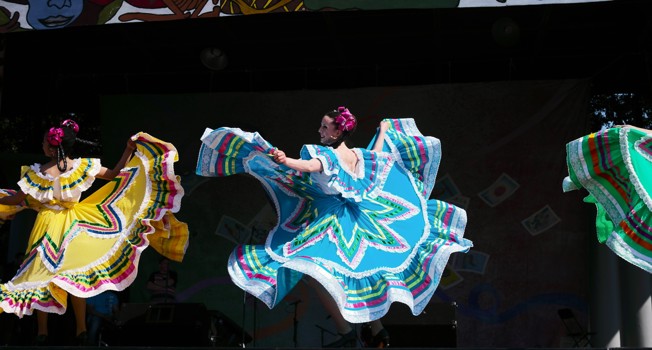 Карнавал Cinco de Mayo в Мексике фото