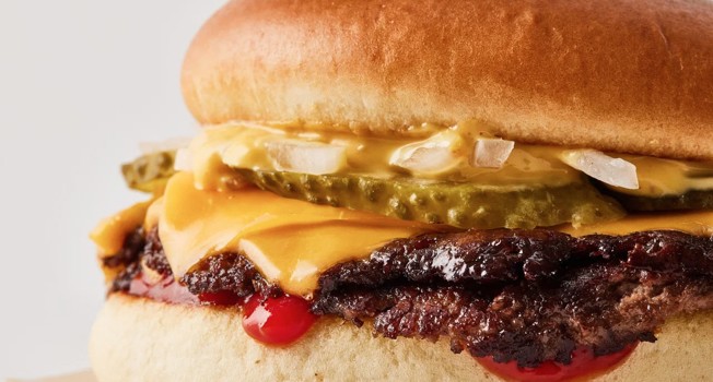 Котлета всмятку: в чем смысл смэш-бургера и почему он скоро будет везде фото