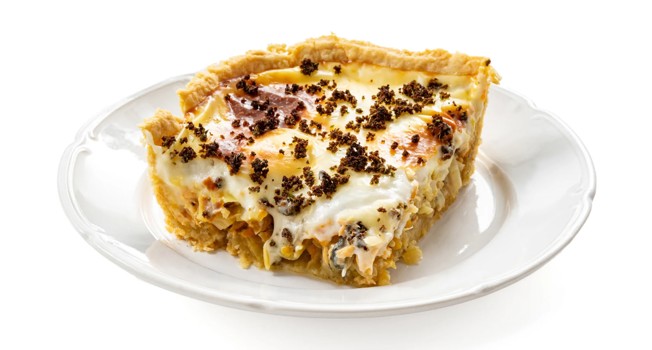 Пирог с капустой и рыбой: домашний рецепт, похожий на пиццу фото