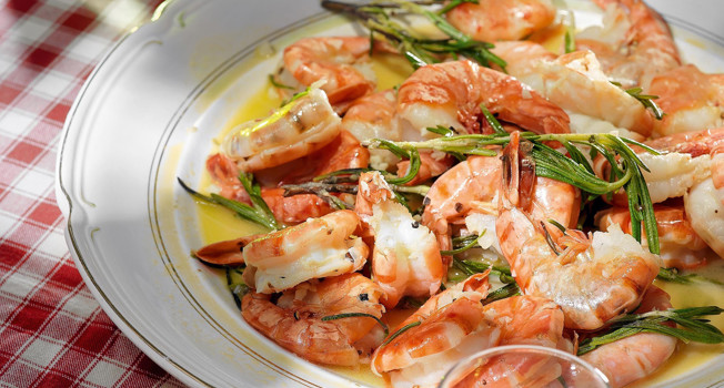 Почему креветки краснеют при варке фото