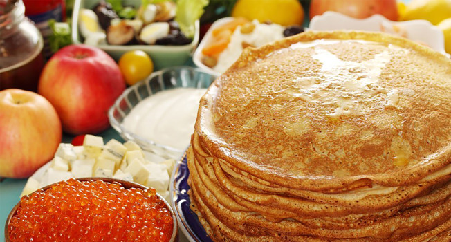 Почему на Масленицу едят блины?  фото