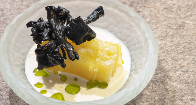 Слойка из свеклы и рыбы фото