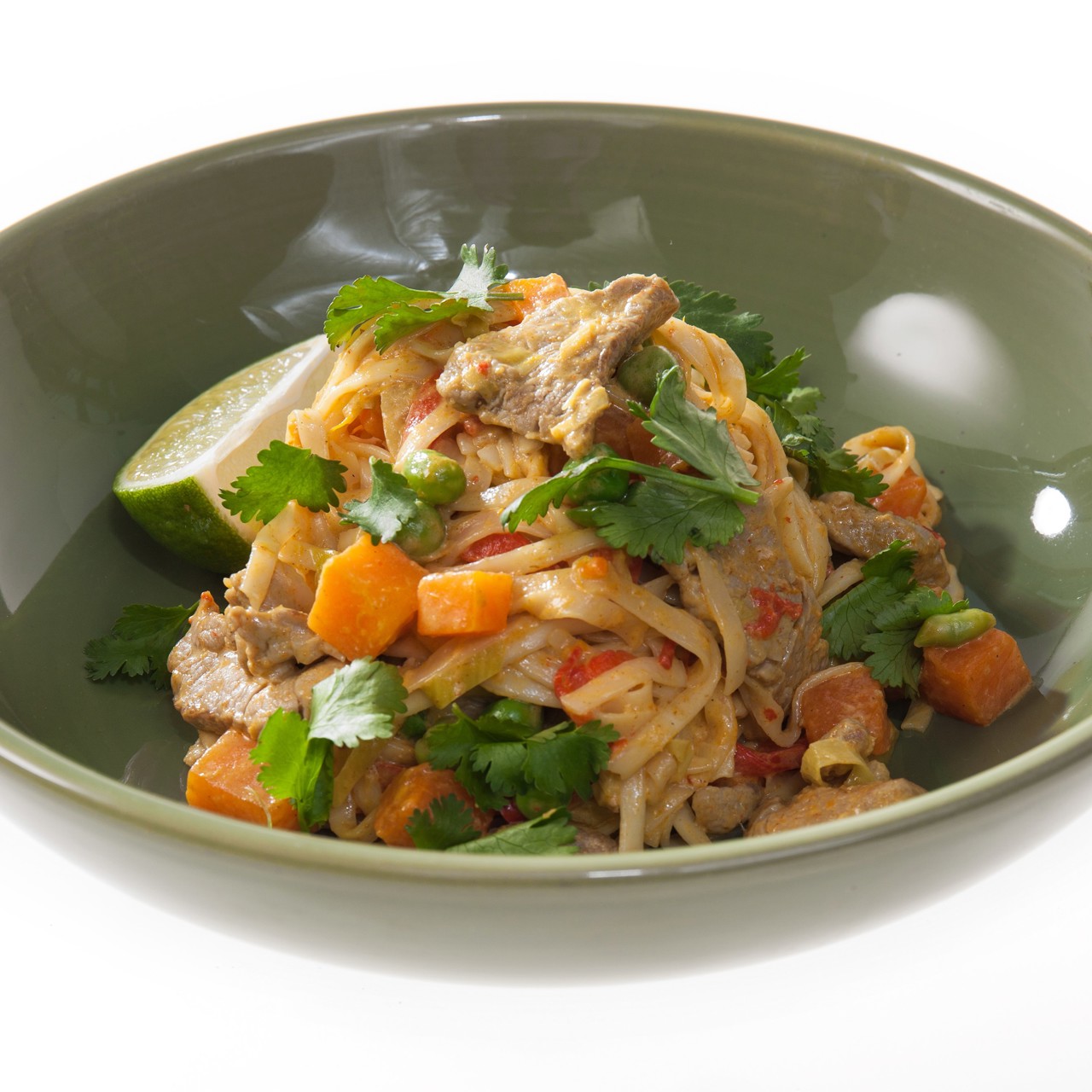 Пшеничная лапша со свининой и карри