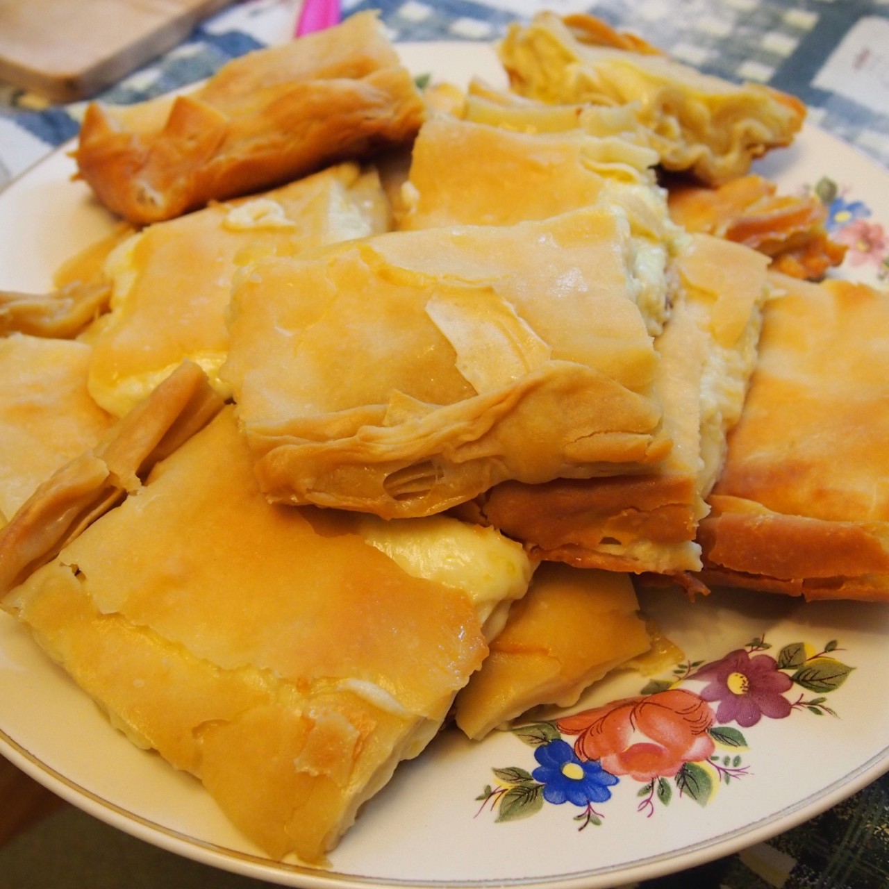 Ачма с сулугуни и сметаной