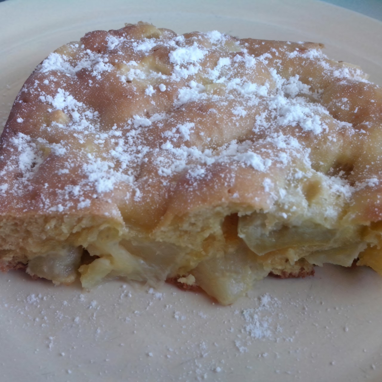 Ананасово-яблочная шарлотка