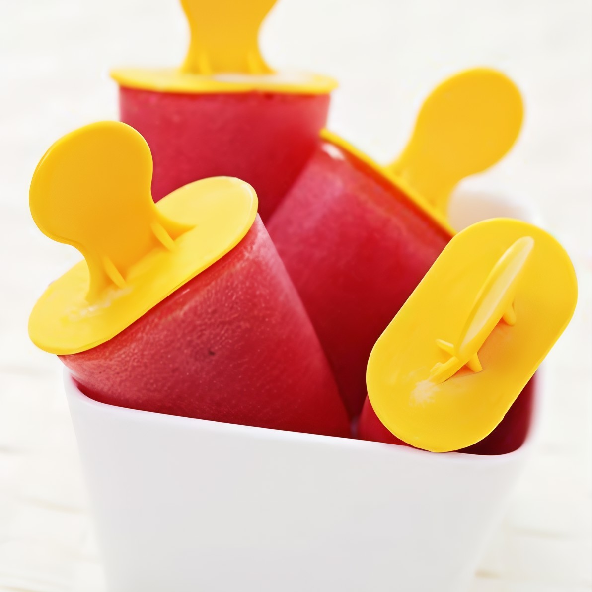 Арбузное мороженое с клубникой