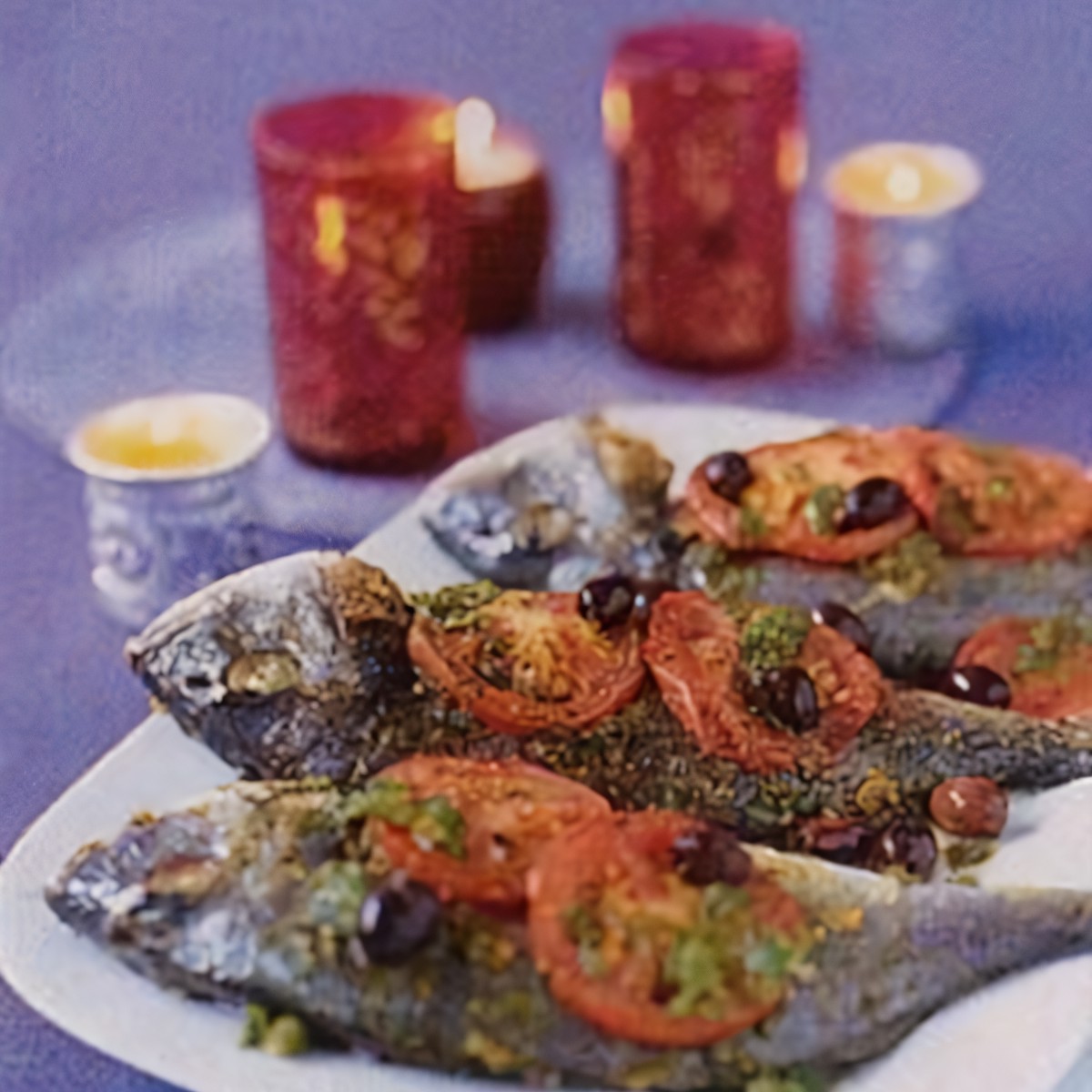 Ароматная дорада с соусом и травами