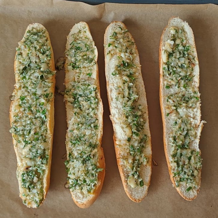 Багет с чесноком и сыром