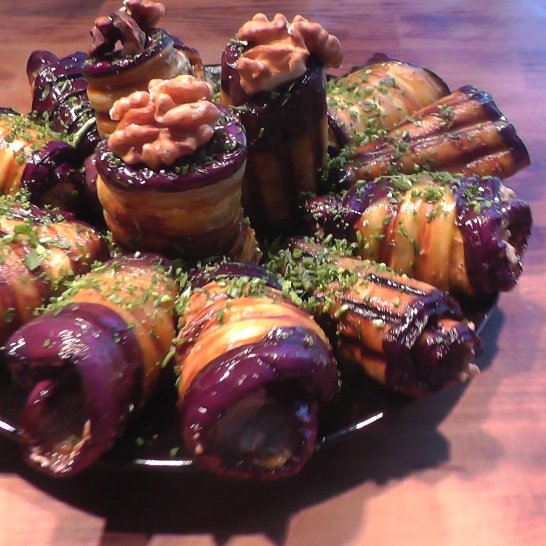 Баклажаны с орехами