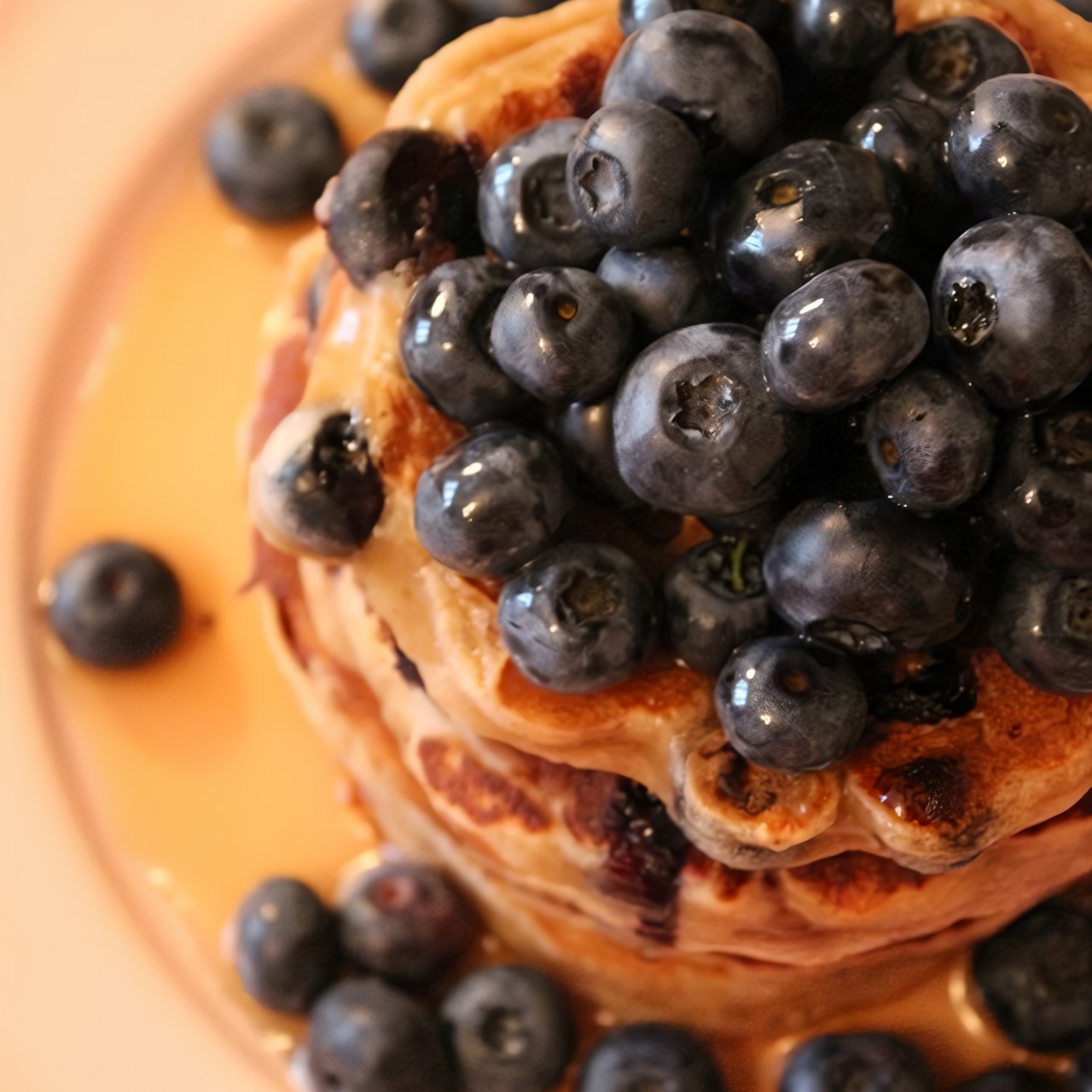 Банановые панкейки с голубикой