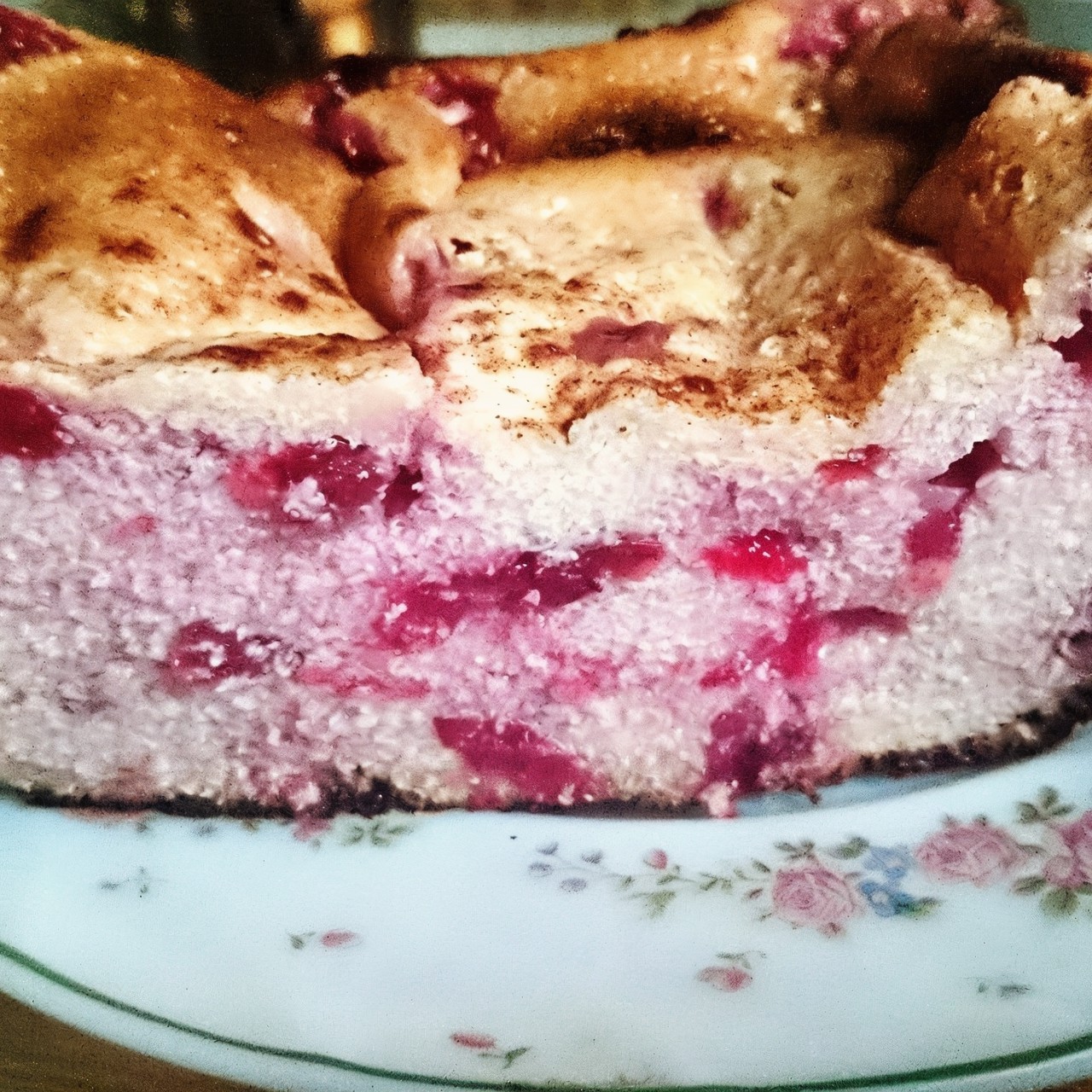 Белковая творожная запеканка с ягодами