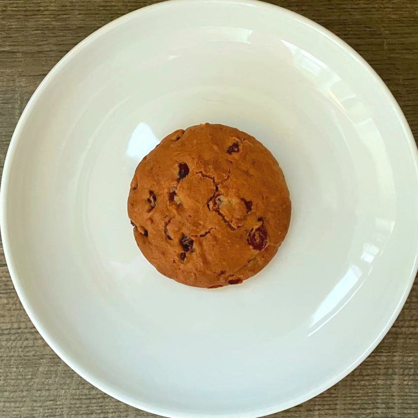 Безглютеновое печенье с орехами и клюквой