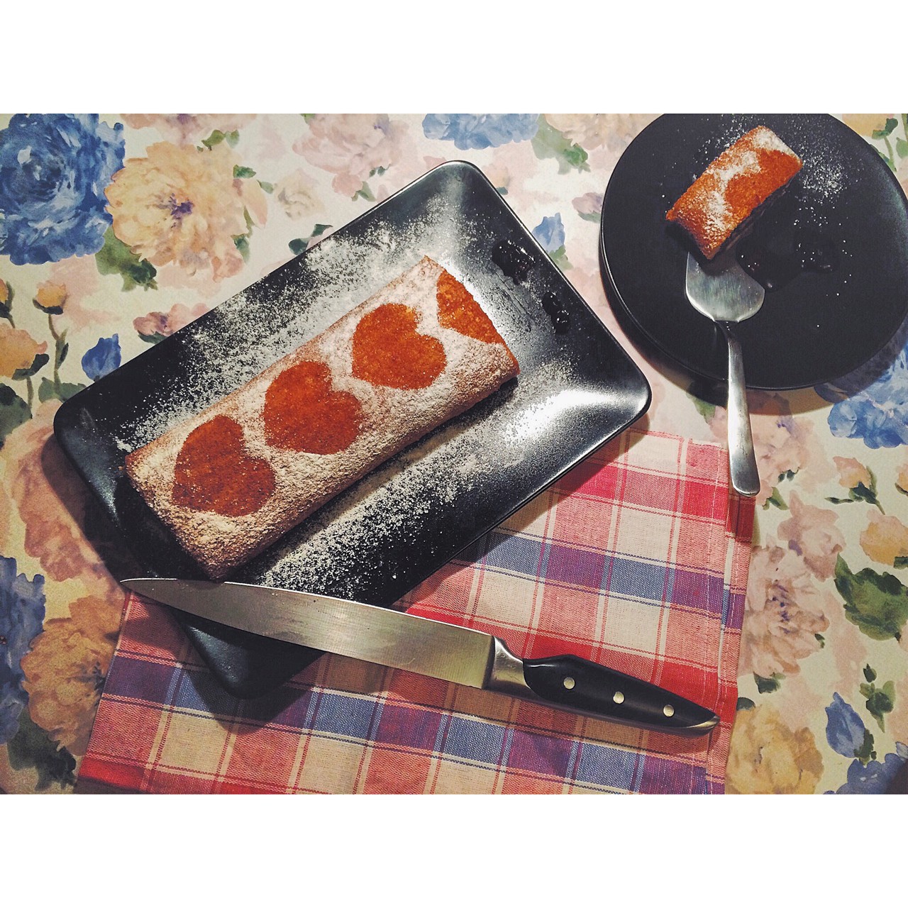 Бисквитный рулет на скорую руку