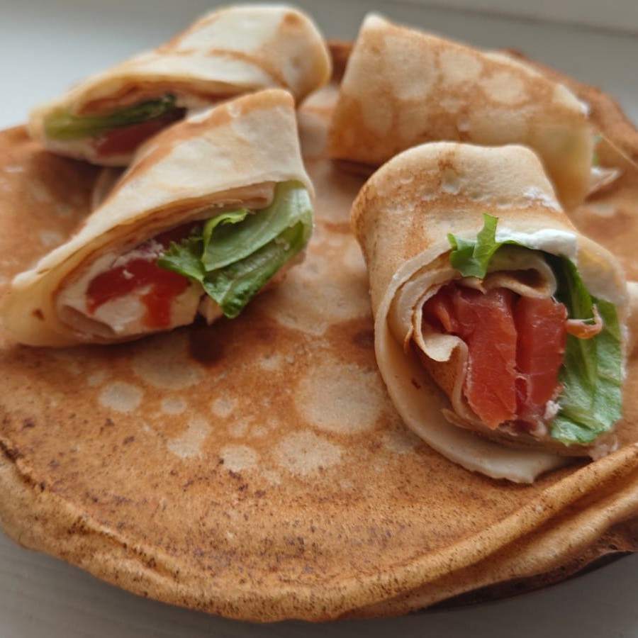 Блинчики с красной рыбой