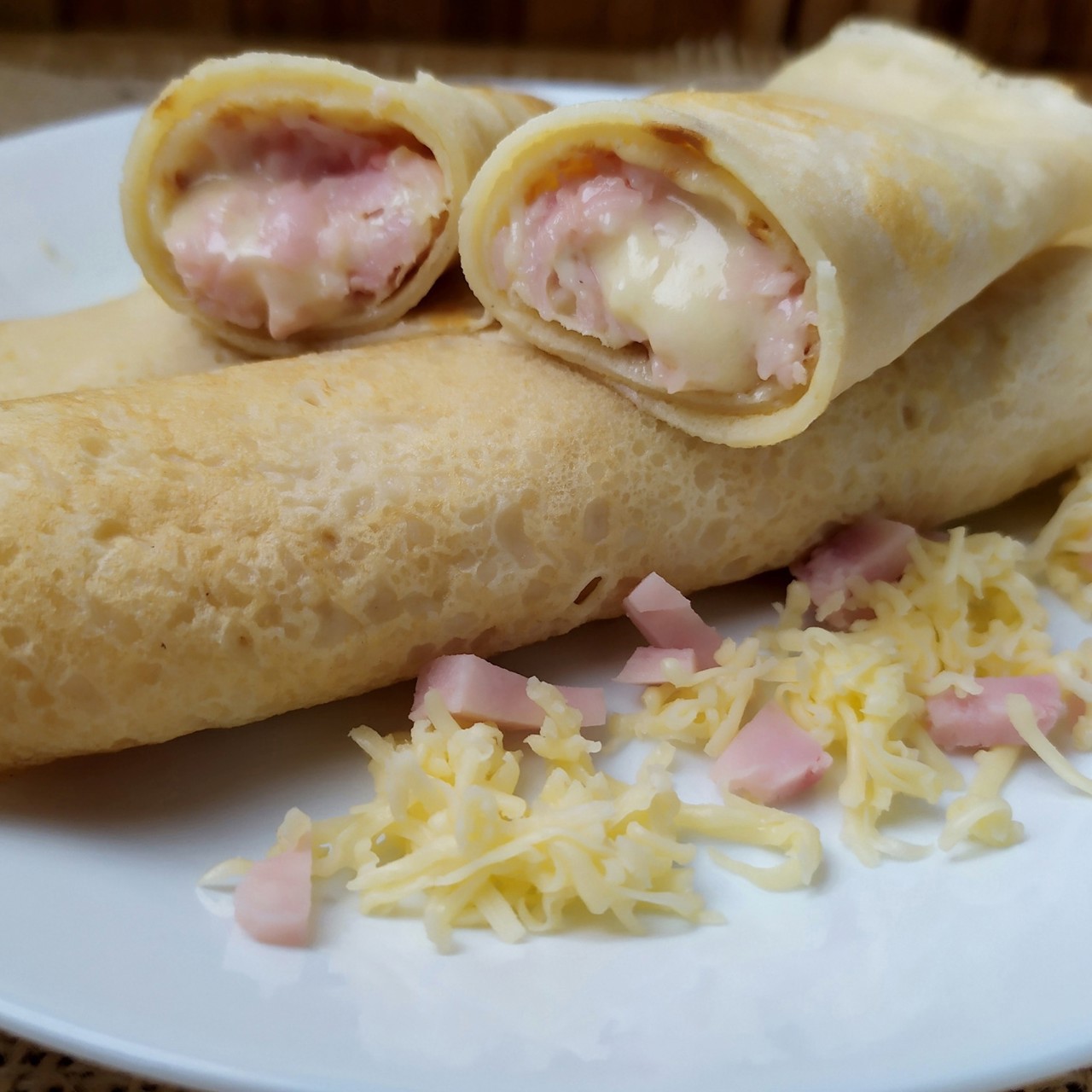 Блинчики с ветчиной и сыром