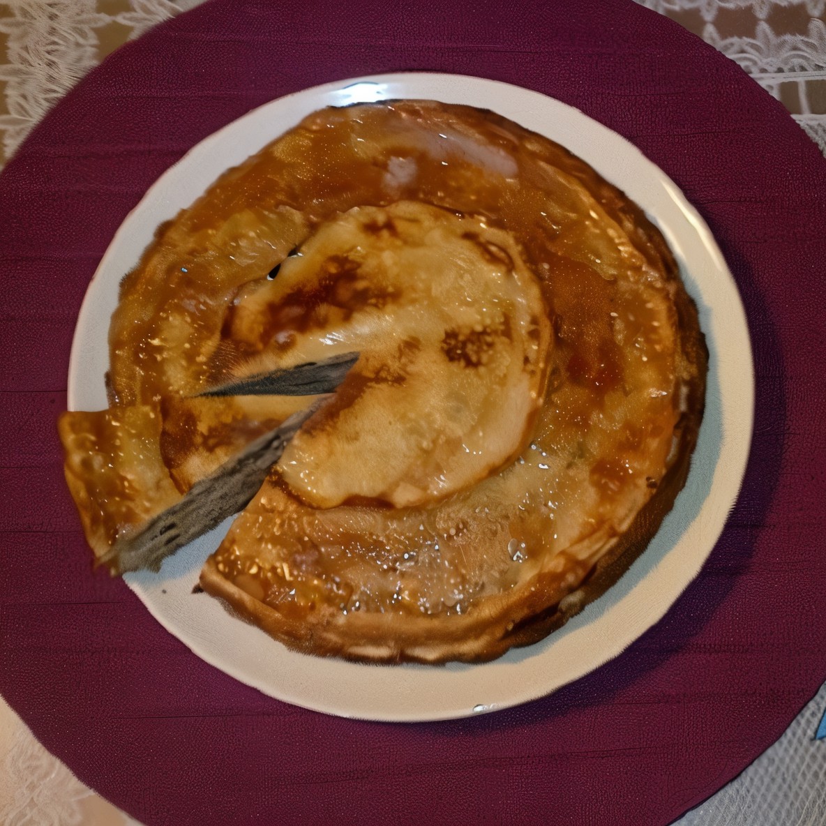 Блинный торт с соусом сабайон с виноградным соком