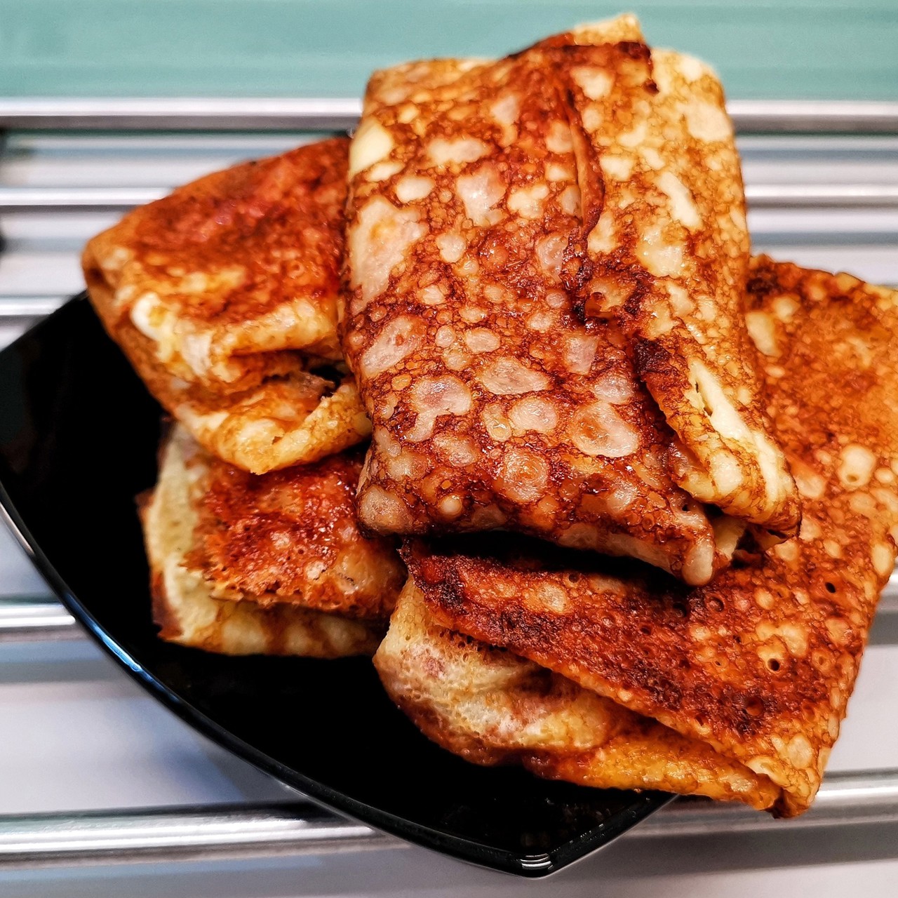 Блины с колбасой и сыром