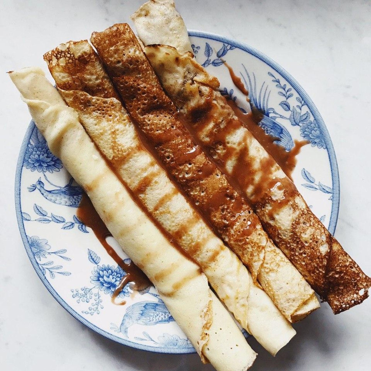 Блины с шоколадом и ликером