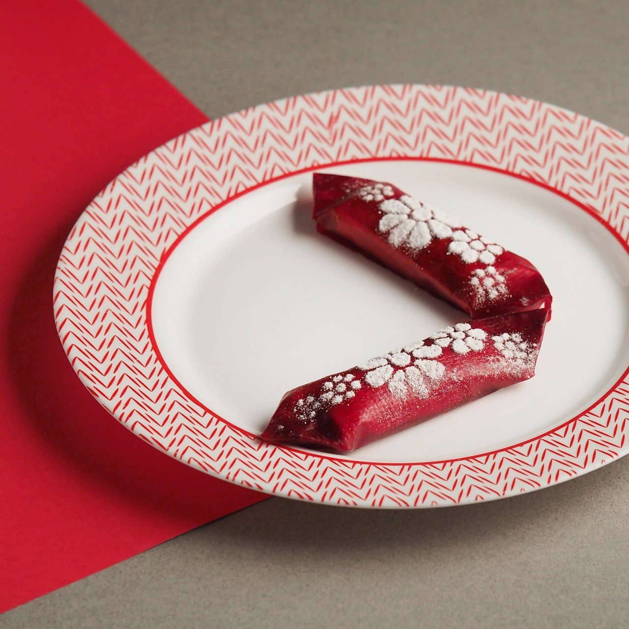 Блины с заварным кремом и малиновой пастилой