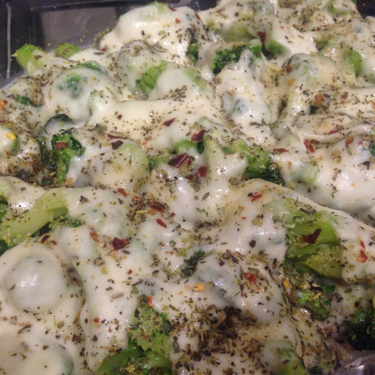 Брокколи под моцарелой
