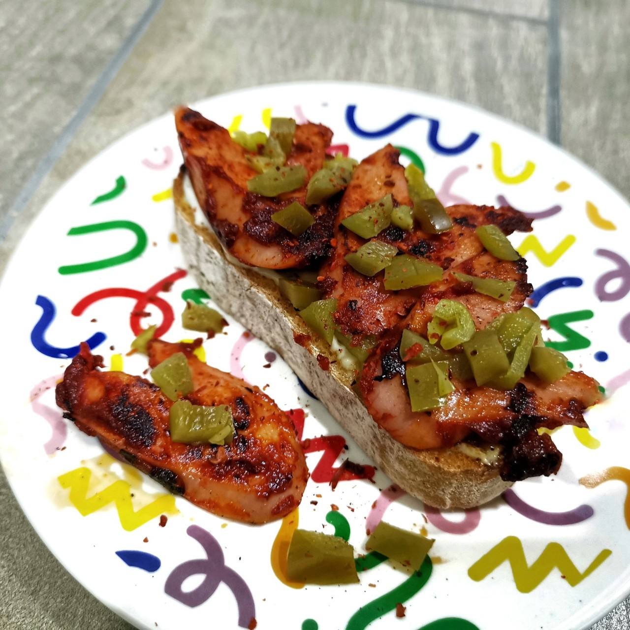 Брускетта с сосисками