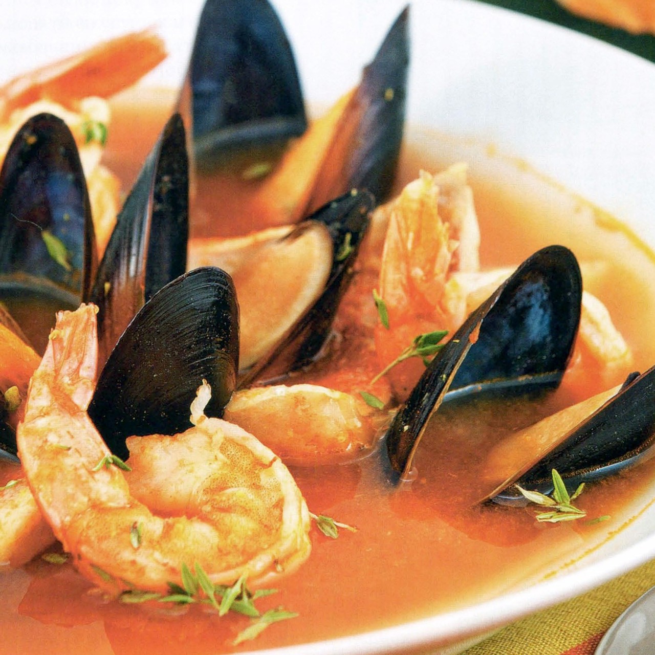 Буйабес по-марсельски с мидиями и креветками