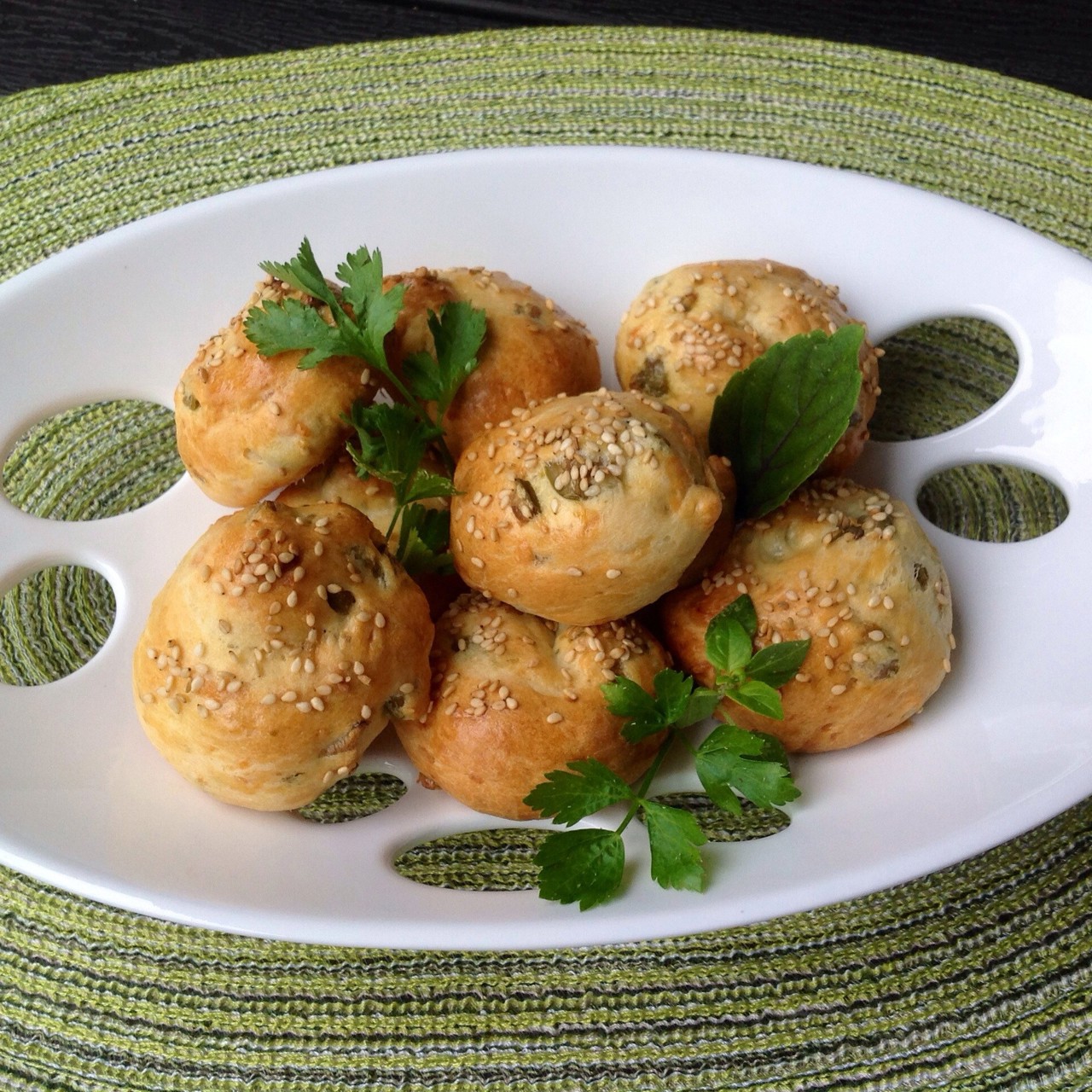 Булочки из дрожжевого теста с сыром