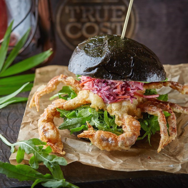 Бургер с мягким крабом