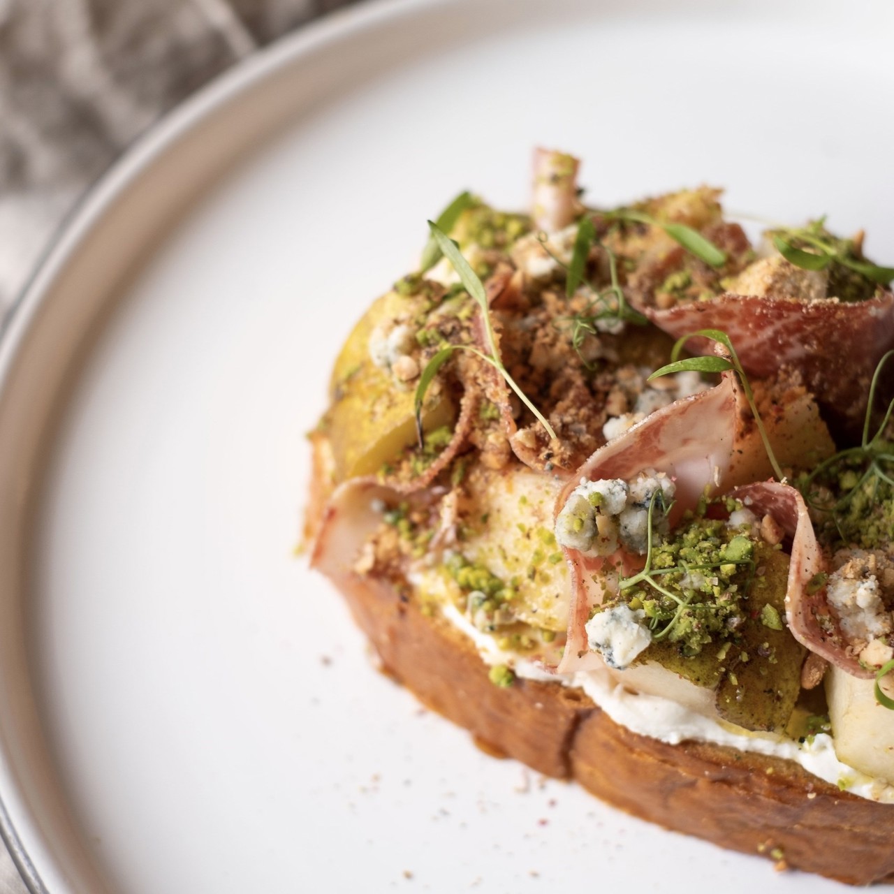 Бутерброд с грушей