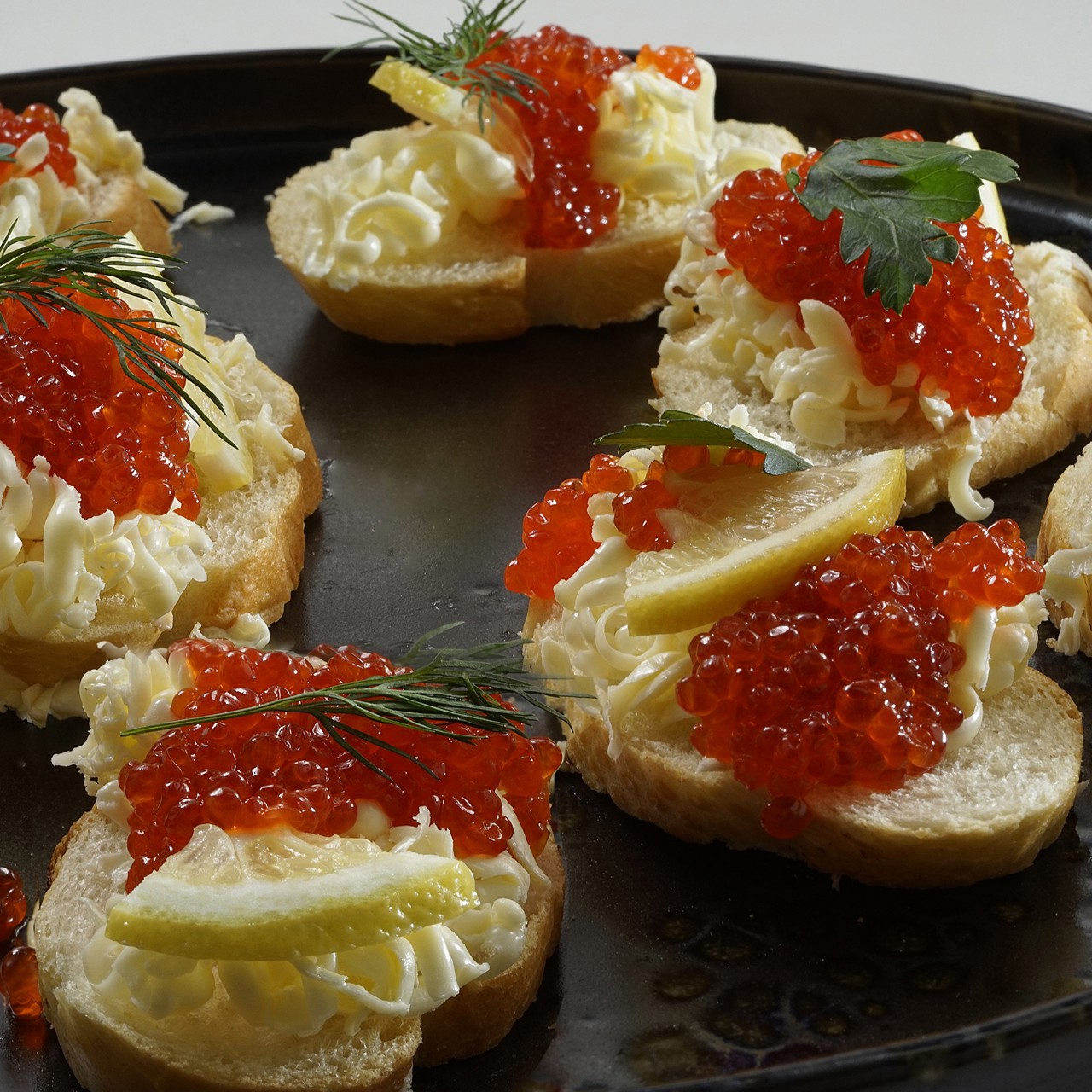 Бутерброд с икрой по рецепту ресторана «Прага»