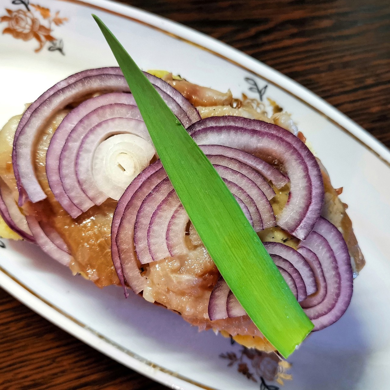 Бутерброд с селедкой