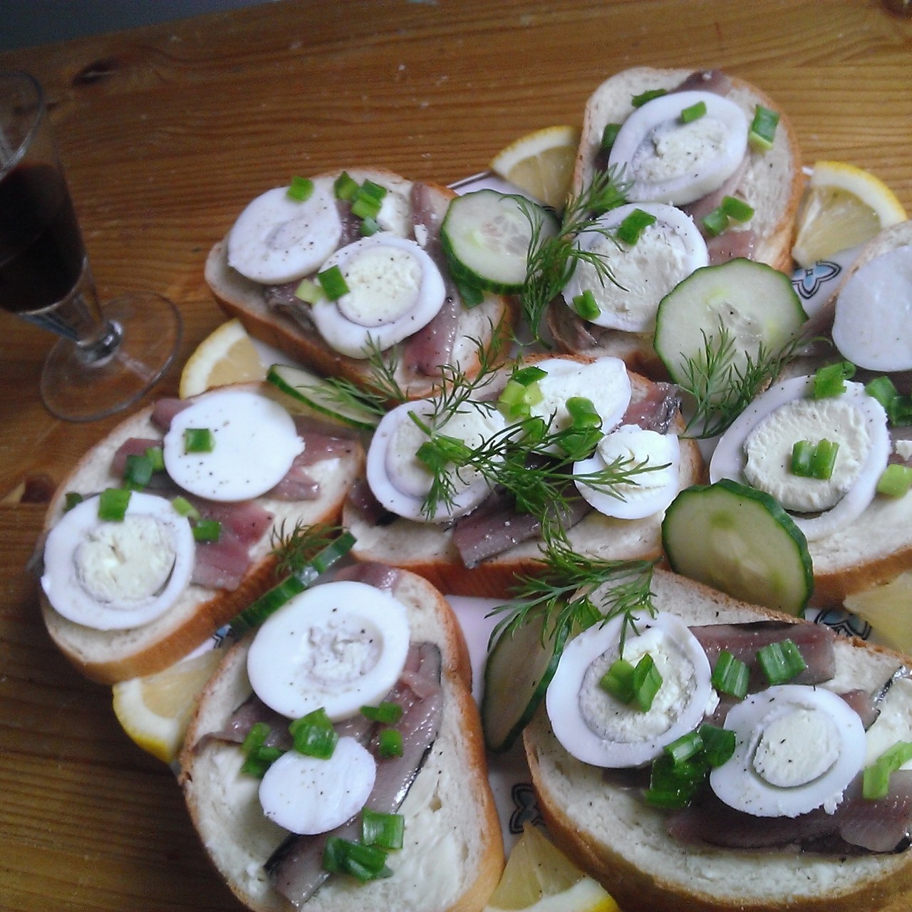 Бутерброды с анчоусами