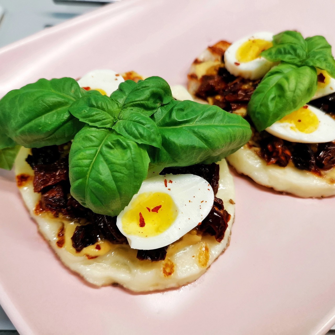 Бутерброды из сыра халуми