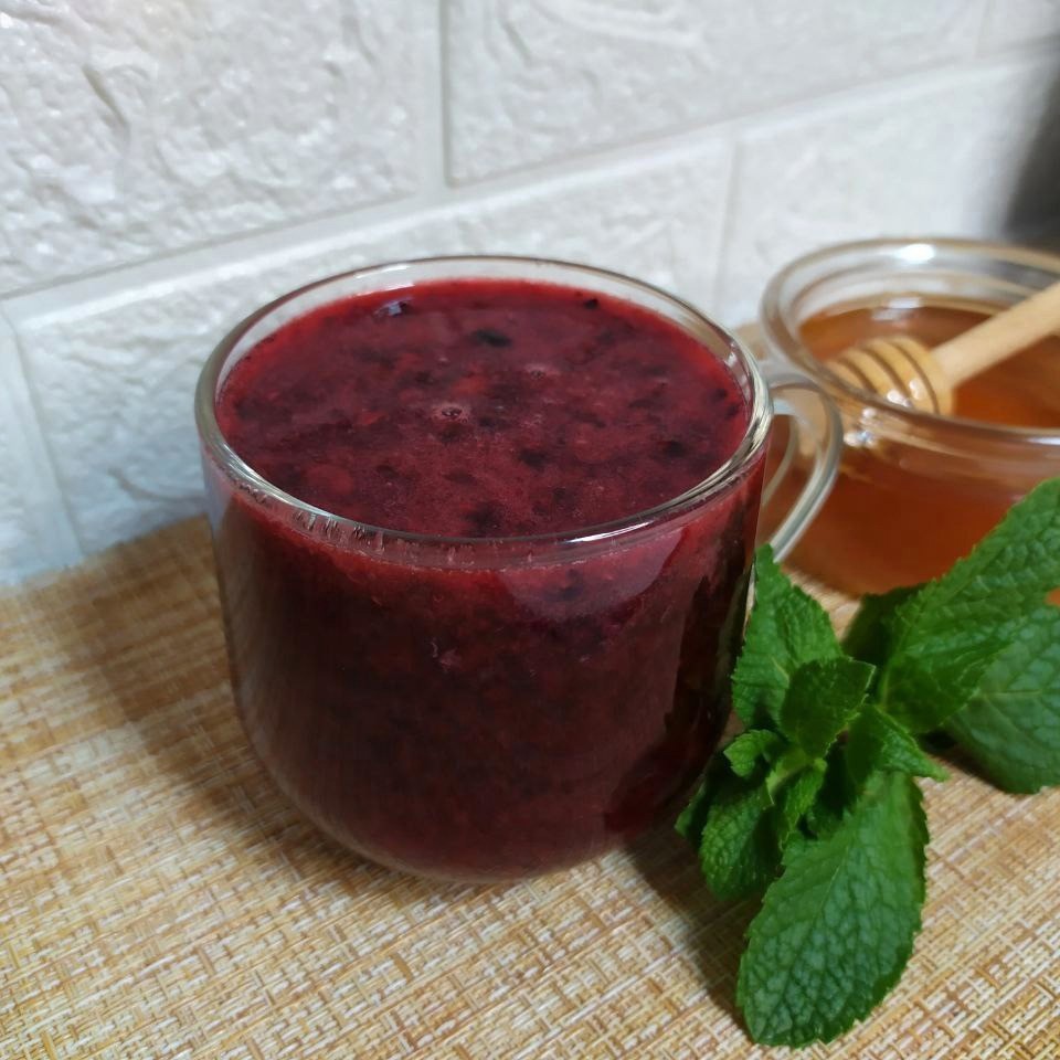 Чай с черной смородиной и мятой