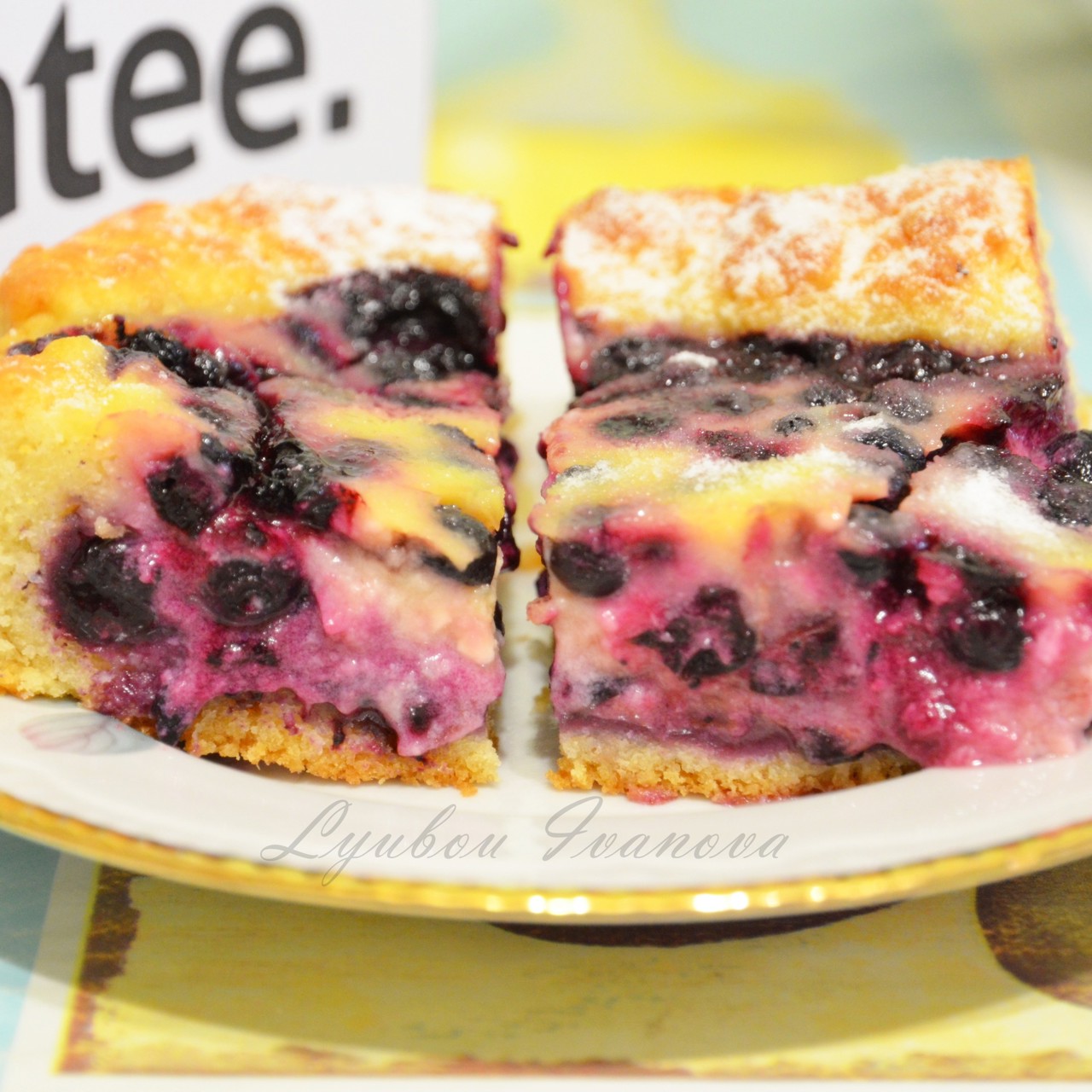 Черничный пирог на творожном тесте со сметанной заливкой