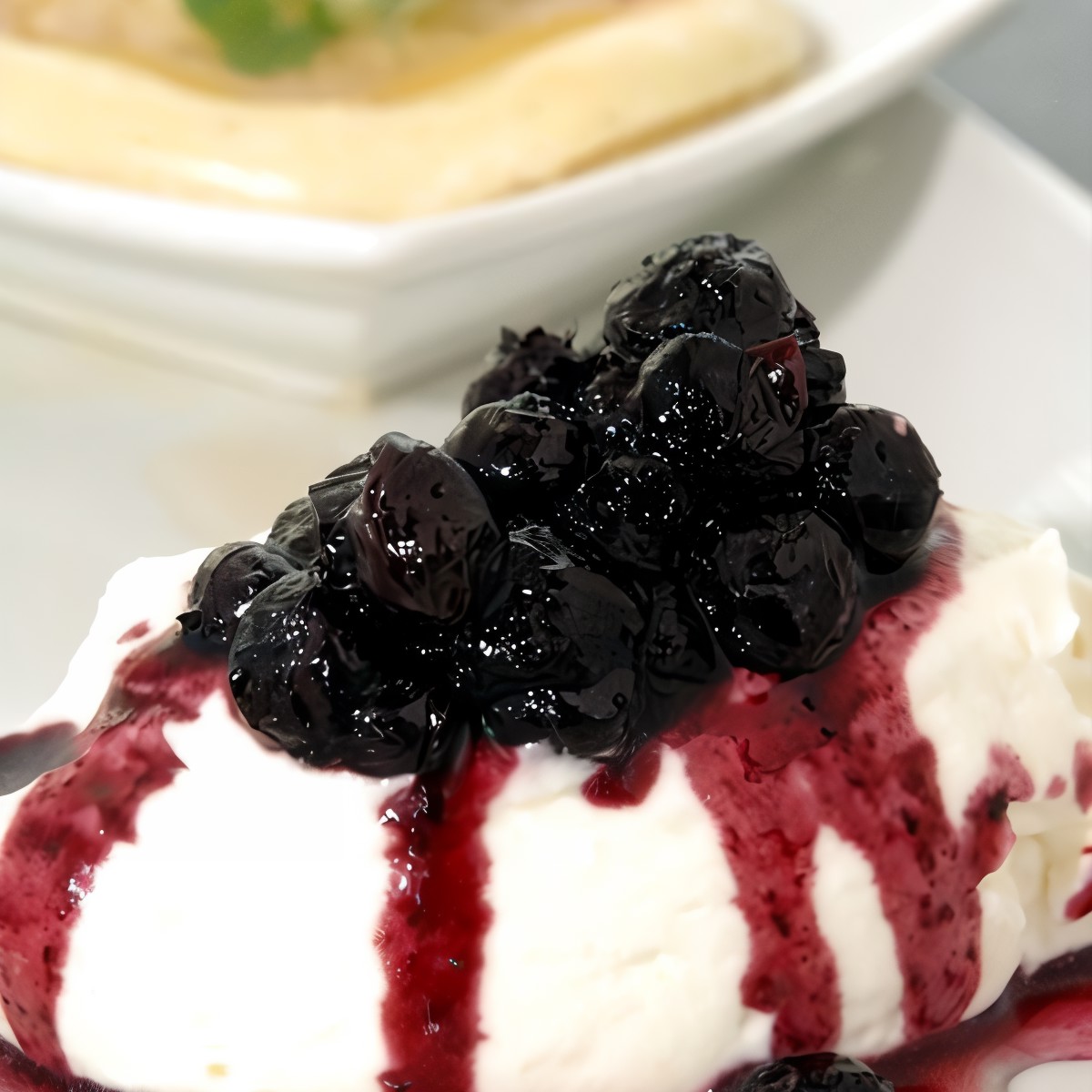 Чернично-виноградный соус к сыру и курице на гриле