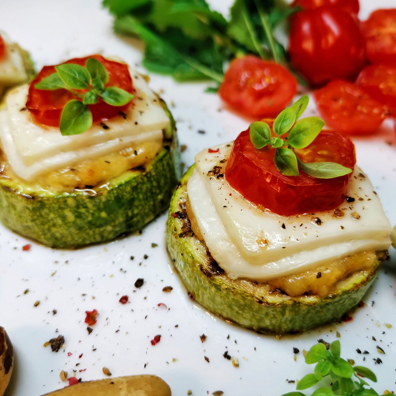 Чесночная закуска из кабачков