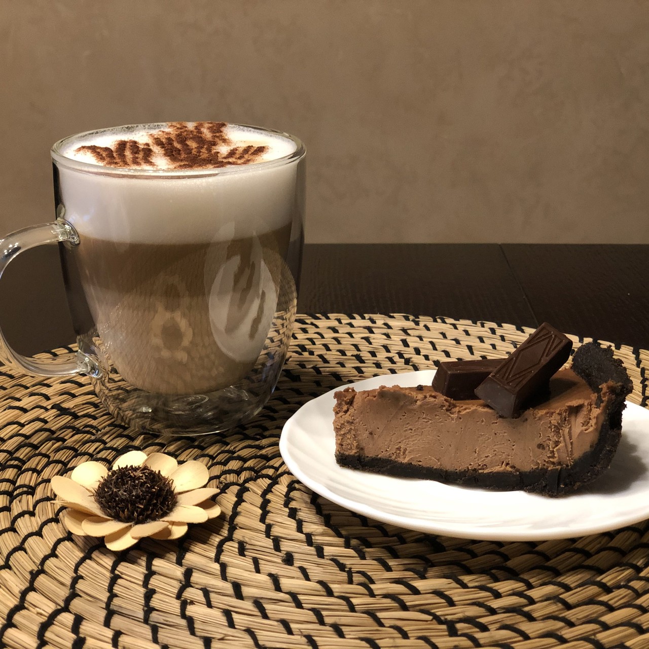 Чизкейк с горьким шоколадом