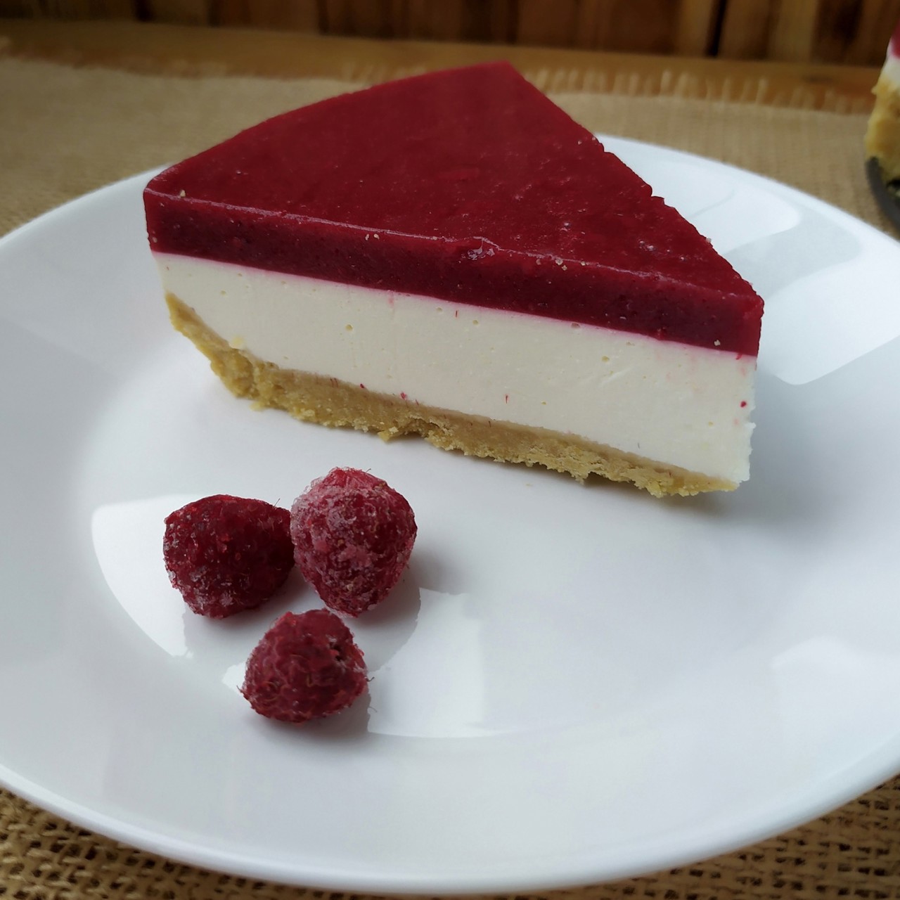 Чизкейк с малиновым желе без выпечки