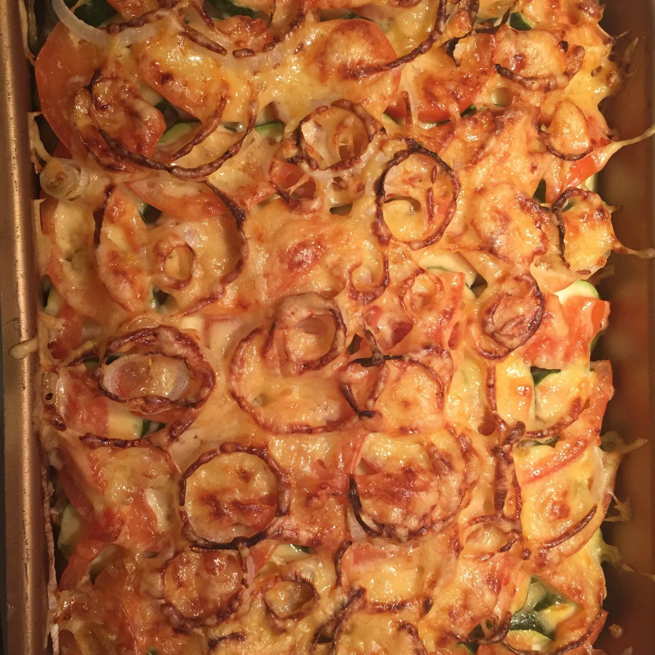 Цукини, запеченные с помидорами и сыром